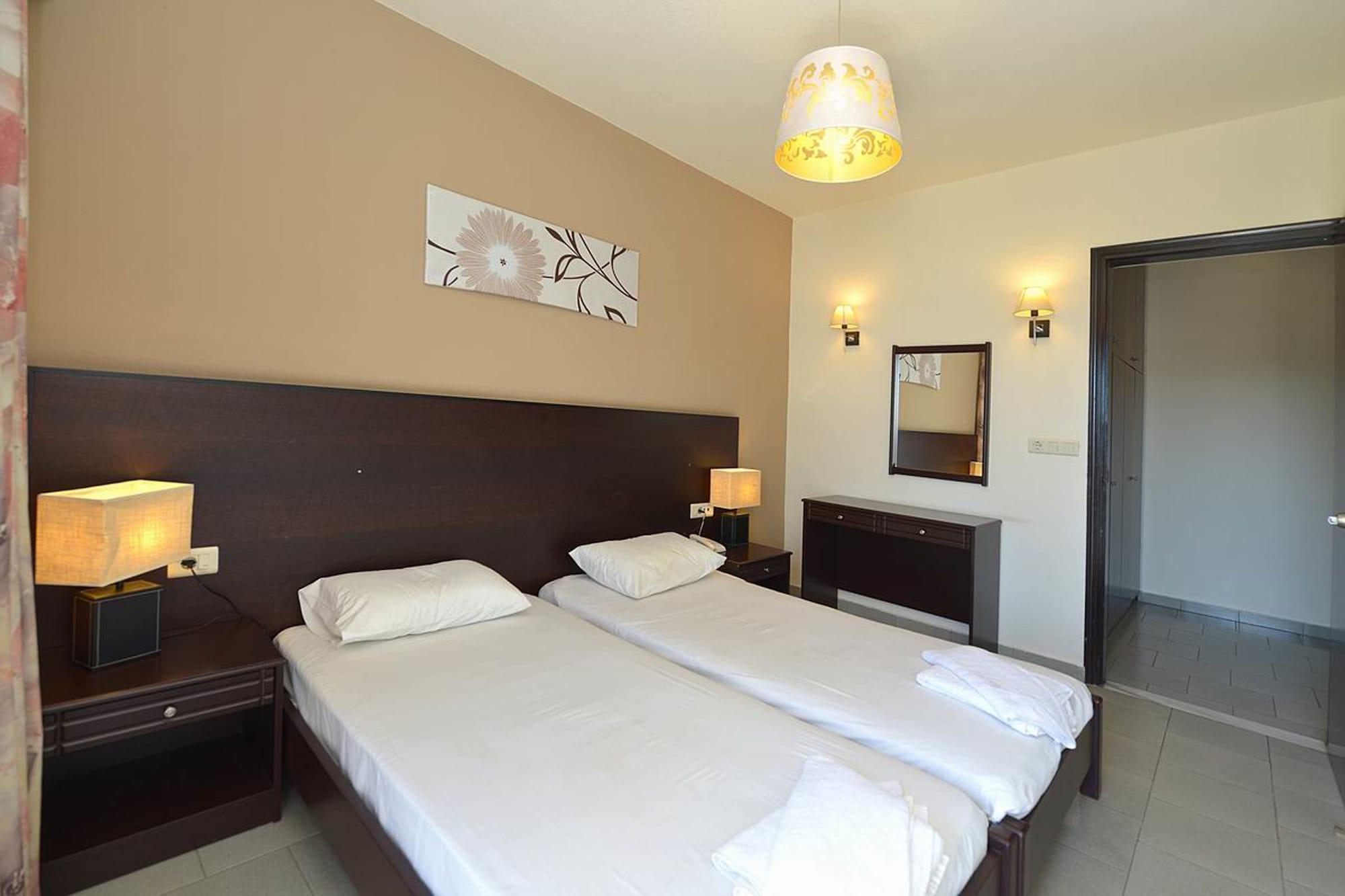 Ialysos City Hotel Экстерьер фото