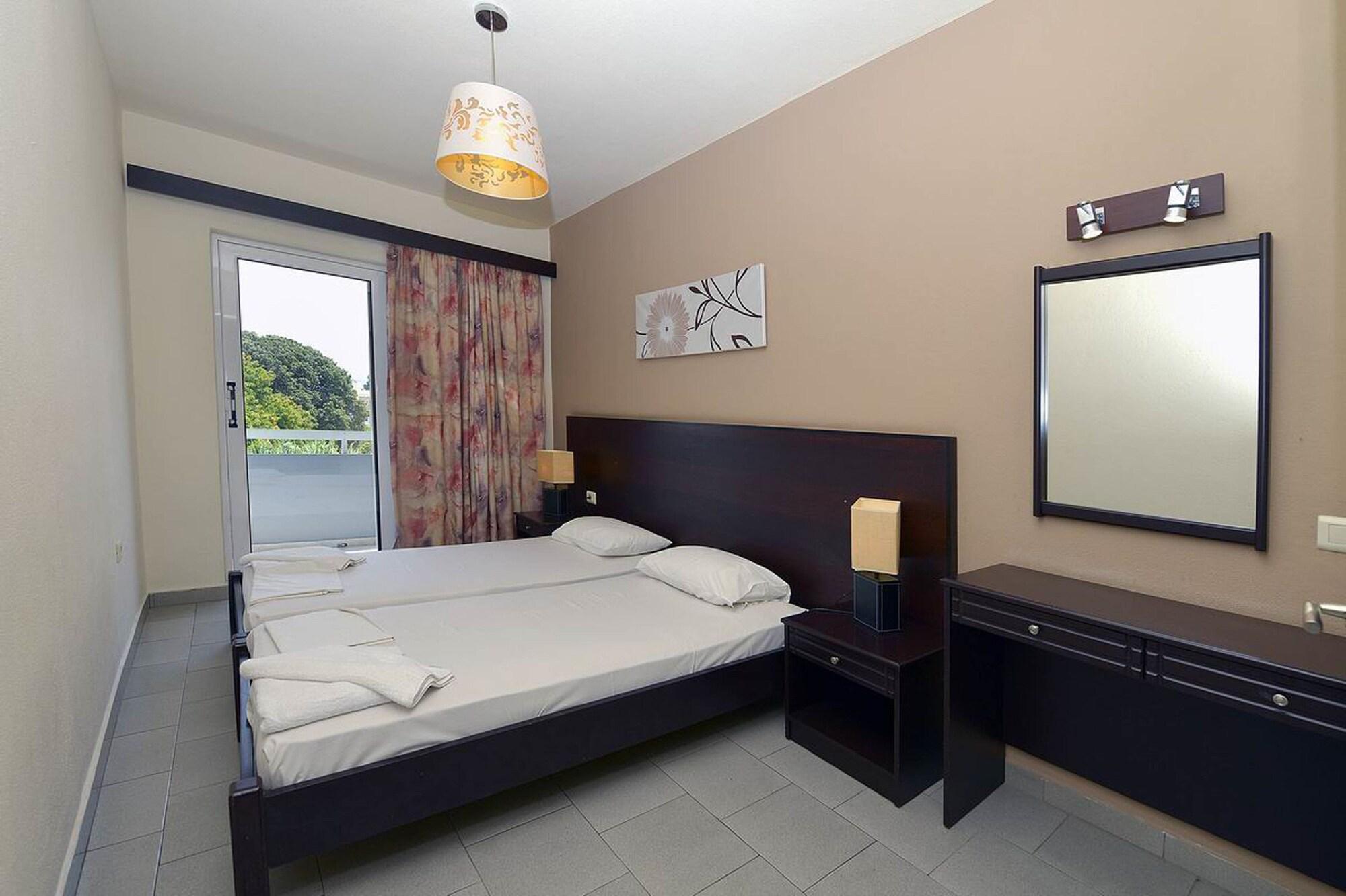 Ialysos City Hotel Экстерьер фото