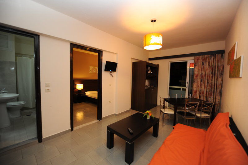 Ialysos City Hotel Экстерьер фото